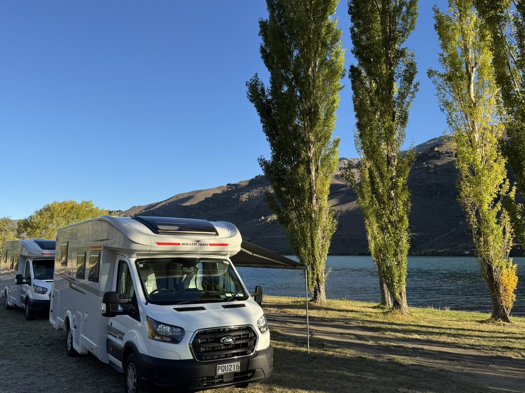 SpringLight motorhome parked beside Lake Dunstan near Cromwell on a New Zealand motorhome trip